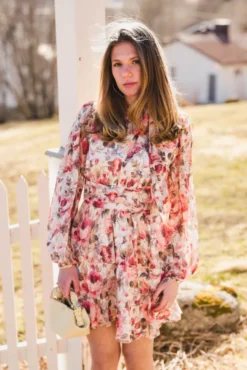 Mio Vintage Flower Dress Creme