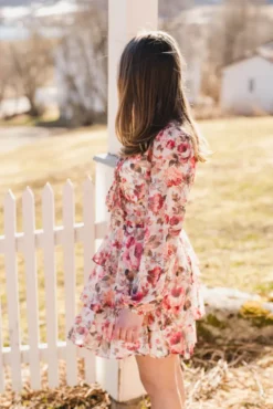 Mio Vintage Flower Dress Creme