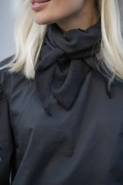 Momento Scarf Jet Black