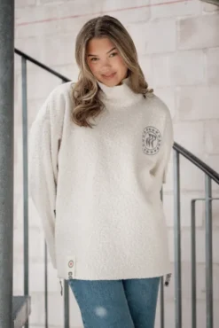 Nini White
