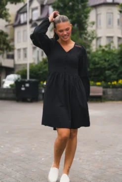 Nuro Dress Black