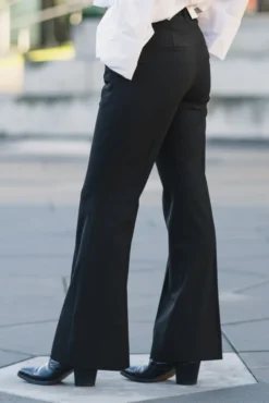 Olivia 285 Black Regular