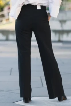 Olivia 285 Black Regular