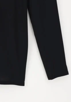Perfect Line Longsleeve Black
