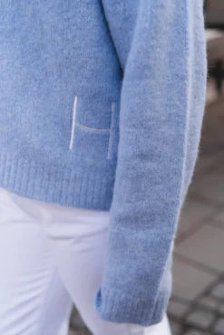 Pernille Short Cardigan Skyway