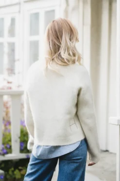 Pernille Short Cardigan White Alyssum