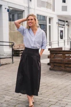 Poppy Pleat Scallop Skirt Dark Brown