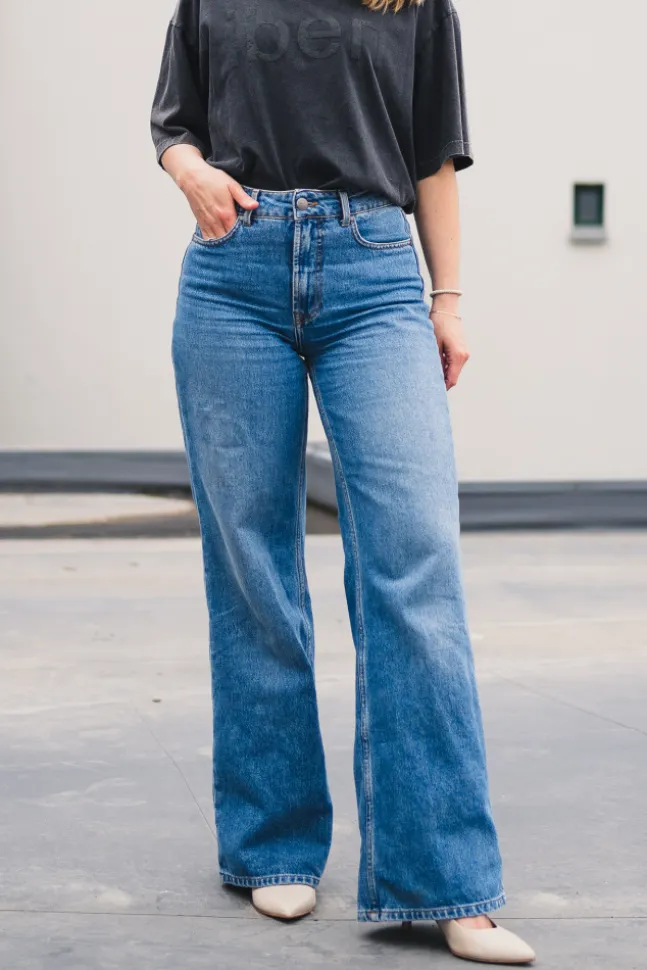 Reign Jean Medium Blue