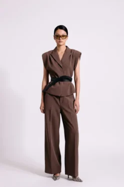 Reign Tailored Extra Wide Taupe Brown