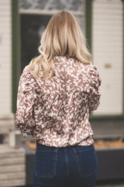Roella Graphic Fade Blouse Dark Sand