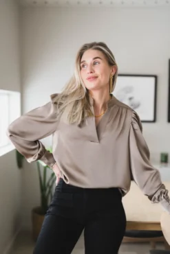Rosslyn Heavy Sateen Blouse Dark Taupe