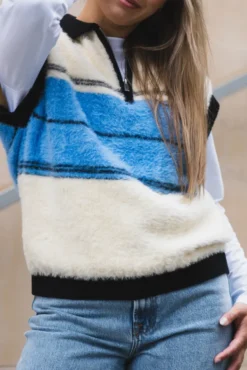 Sky Knit Waistcoat Black/Blue