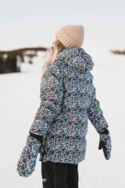 Snow Puffer Flower Black