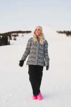 Snow Puffer Flower Black