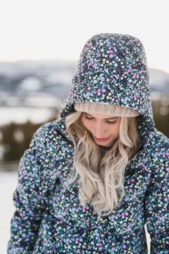 Snow Puffer Flower Black