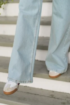 Solia Ada HW Wide Jeans Light Blue Wash