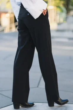 Sophia Regular 285 Black