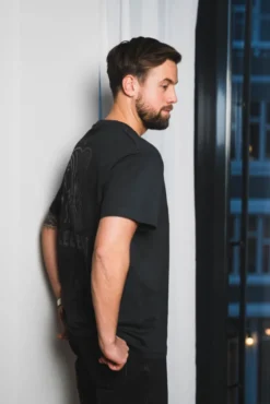 SS Relaxed Graphic Tee Washed Black