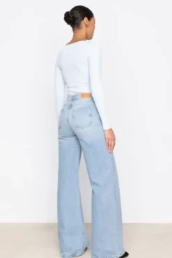 Taylor Light Blue