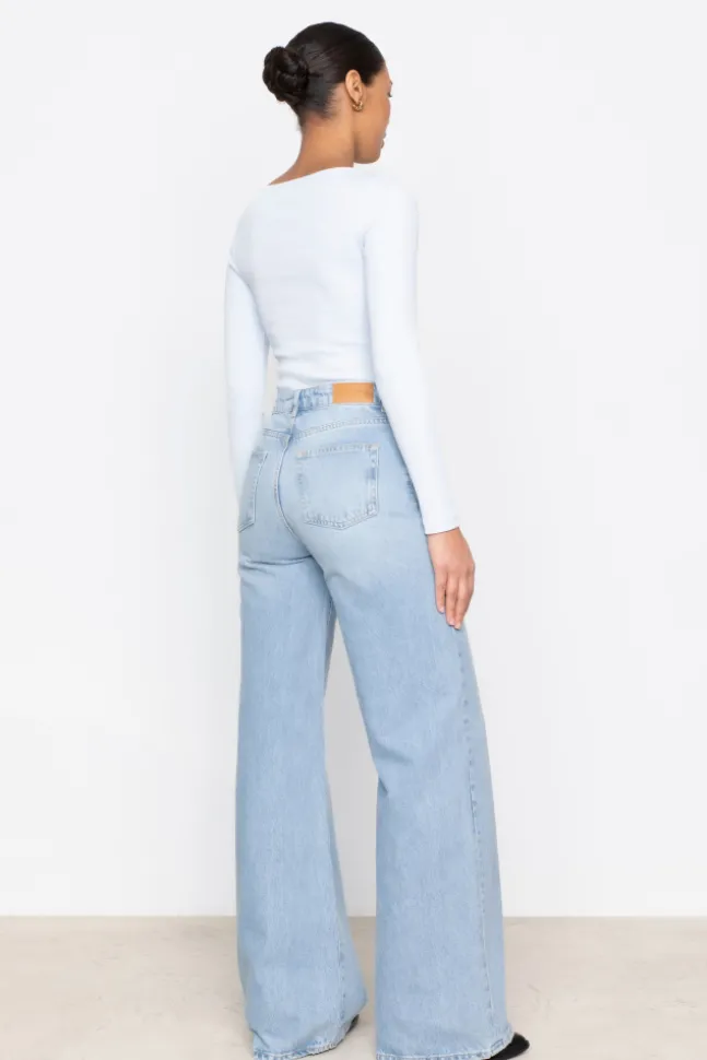 Taylor Light Blue