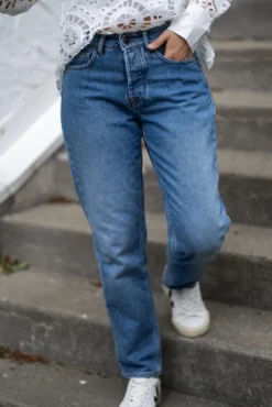 Terrence Tomboy Jean Medium Blue
