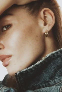 The Curved Hoops Gold