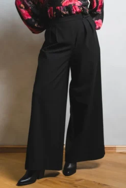 Uma 285 Black Regular