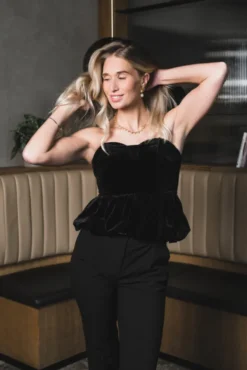 Vessi Velour Balloon Corsage Black