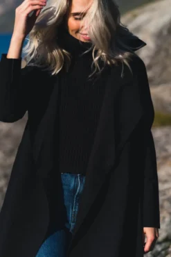 YR Coat New Black
