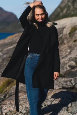 YR Coat New Black
