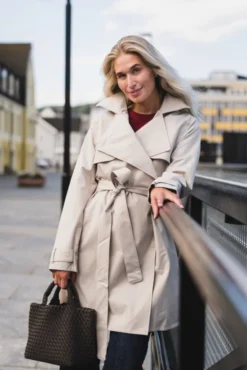 Yr'en Coat Sand